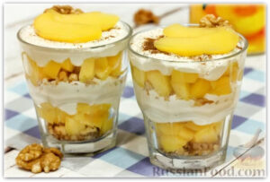 персики с творогом, мёдом и кедровыми орешками